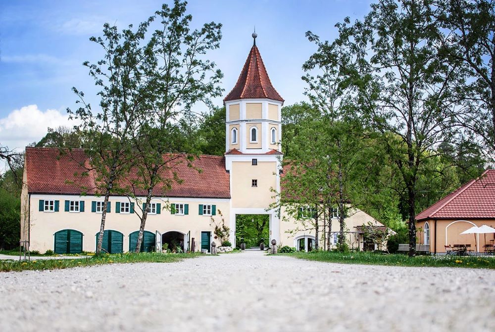 Eingang Schloss Blumenthal; Event location für Permasummer